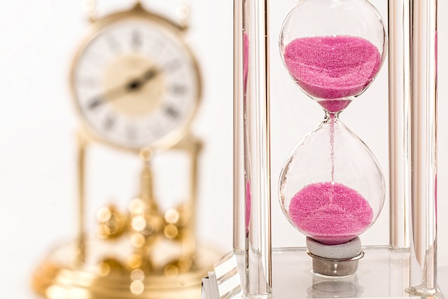 hourglass-1703330-640
